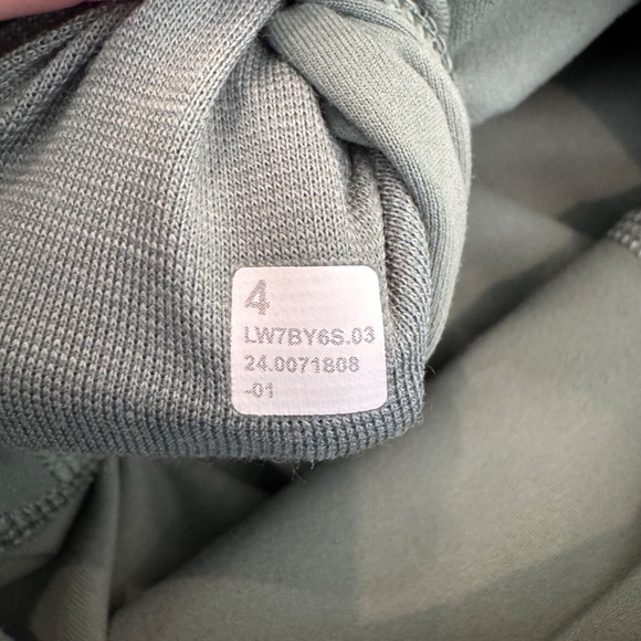 Lululemon Align High Rise Short 4" Grey Eucalyptus Biker Women's Size 4 W7BY6S - Picture 6 of 6